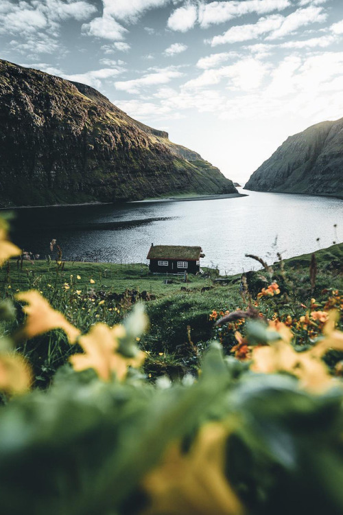 banshy:Saksun, Faroe Islands by Manuel Dietrich