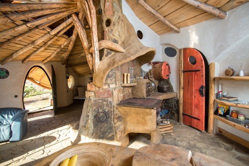 voiceofnature:Some more pictures of Hobbitówa, found here. This beautiful hobbit house is located in