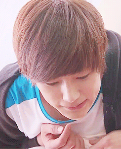  myungsoo approves of the king crabs… 