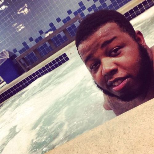 therealproteinpowder2486: bearkidd: Real fancy in the hot tub lmao! Just adorable Cutie