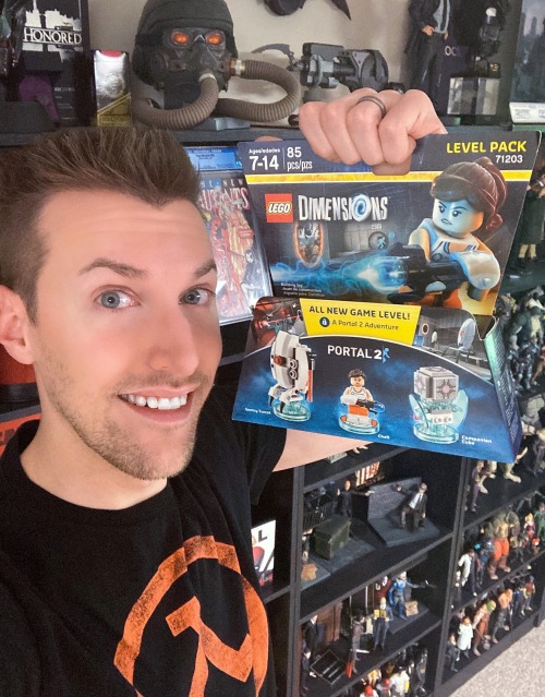 kingoftieland: While LEGO fans never did get the giant Aperture Science Test Labs of our dreams, we 