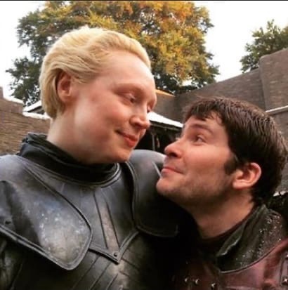 New Photo of Gwendoline Christie and Daniel Portman Behind the Scenes of Game of Thrones 