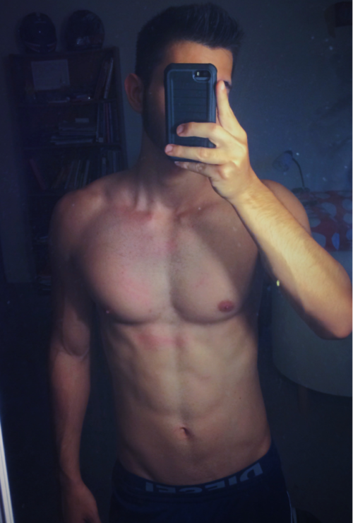 sorrygirlsisuckcock:  wedemmboyzz:  ///  http://sorrygirlsisuckcock.tumblr.com/