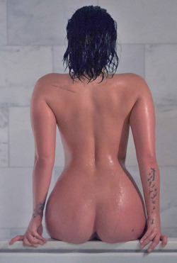 Nudecelebsblog:  Demi Lovato Nude