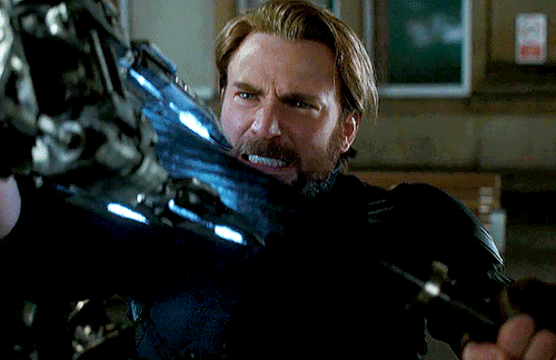 capsgrantrogers:Steve Rogers in Avengers: Infinity War + BTS
