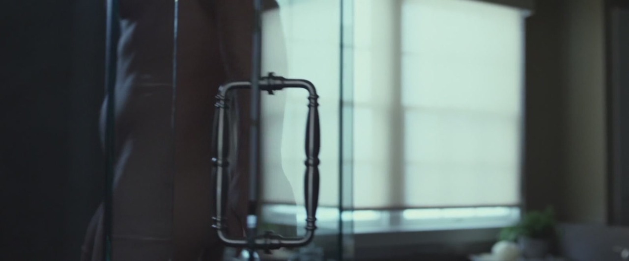 icantbelievehesnaked:  Ben Affleck gives us a glimpse of his cock in Gone Girl…