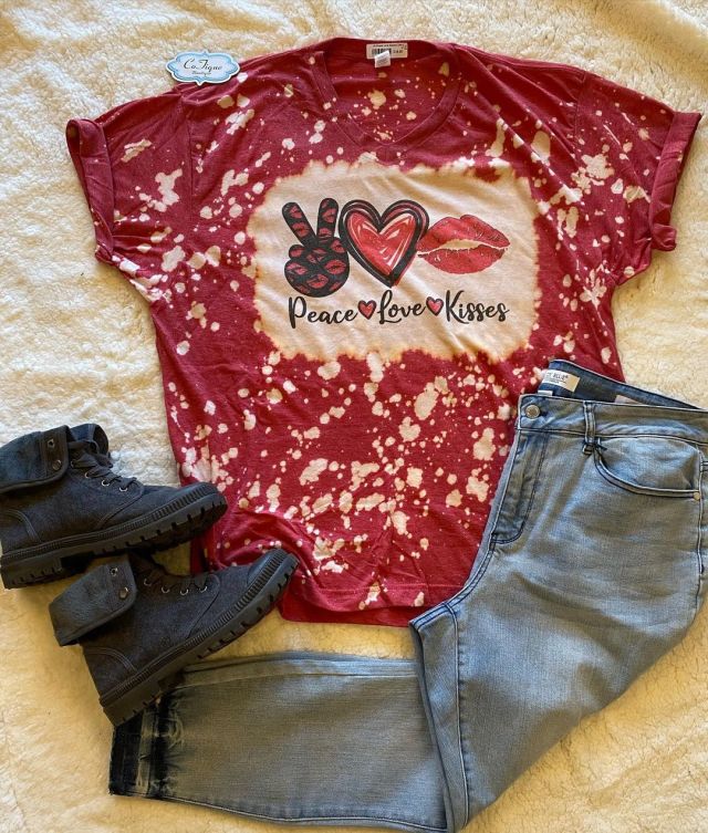 Peace✌️Love♥️Kisses😘 The cutest outfit ever!  Tee is available in sizes Small-3XL. So many amazing new arrivals in store for you! #tees #outfitinspiration #gaboutiques  (at Forsyth, Georgia) https://www.instagram.com/p/CY5UTqdjTuv/?utm_medium=tumblr #tees#outfitinspiration#gaboutiques