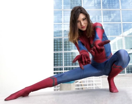 love-cosplaygirls:  Spider-Man by Robincyn