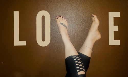 sweetfeet438: New anklet! Do you ‘LOVE’ it?