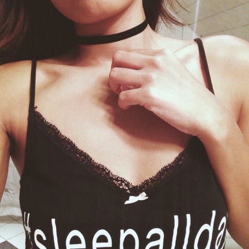 Sleep all day with choker