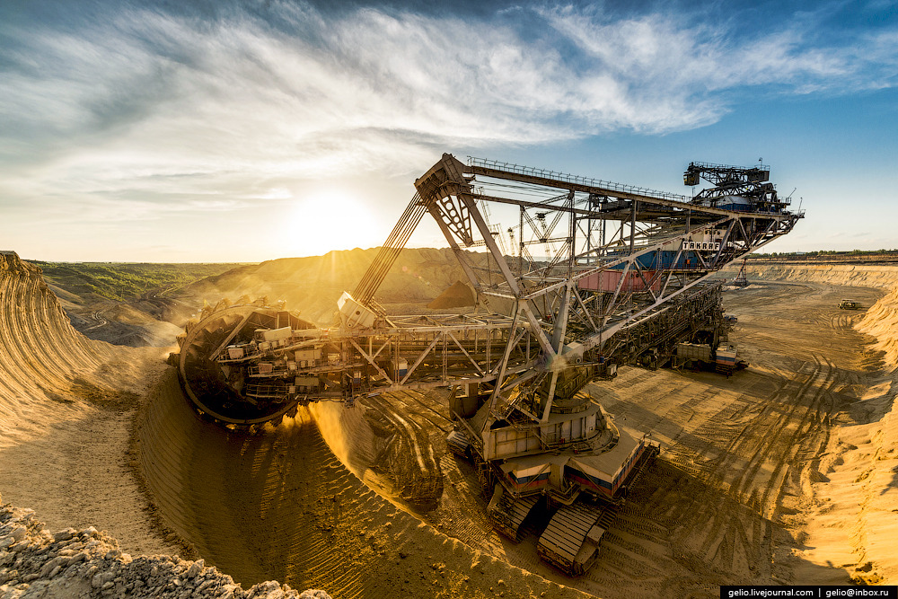 rocketumbl:  Bucket-Wheel Excavator 