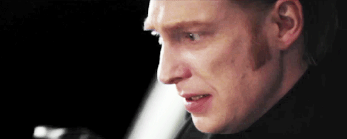 cloudyfacewithjam:Armitage Hux↓↓↓Domhnall Gleeson
