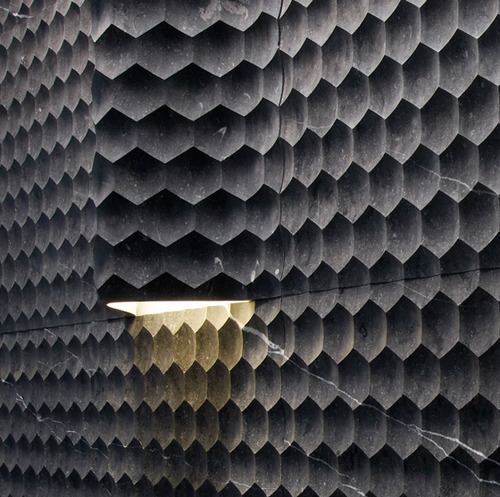 effettobeaubourg: Le Pietre Incise Curve is a wicked wall design from Lithos Design.