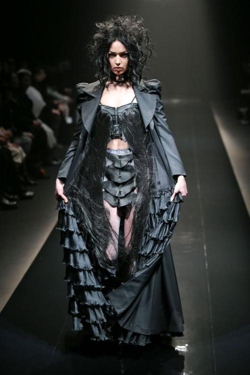 poisoned-apple:  - ALICE AUAA // Fall-winter 2013-2014 - 