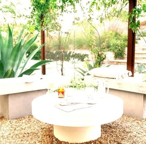 Landscape - Privacy Inspiration For A Small Contemporary Gravel Courtyard Landscaping With Full Sun,