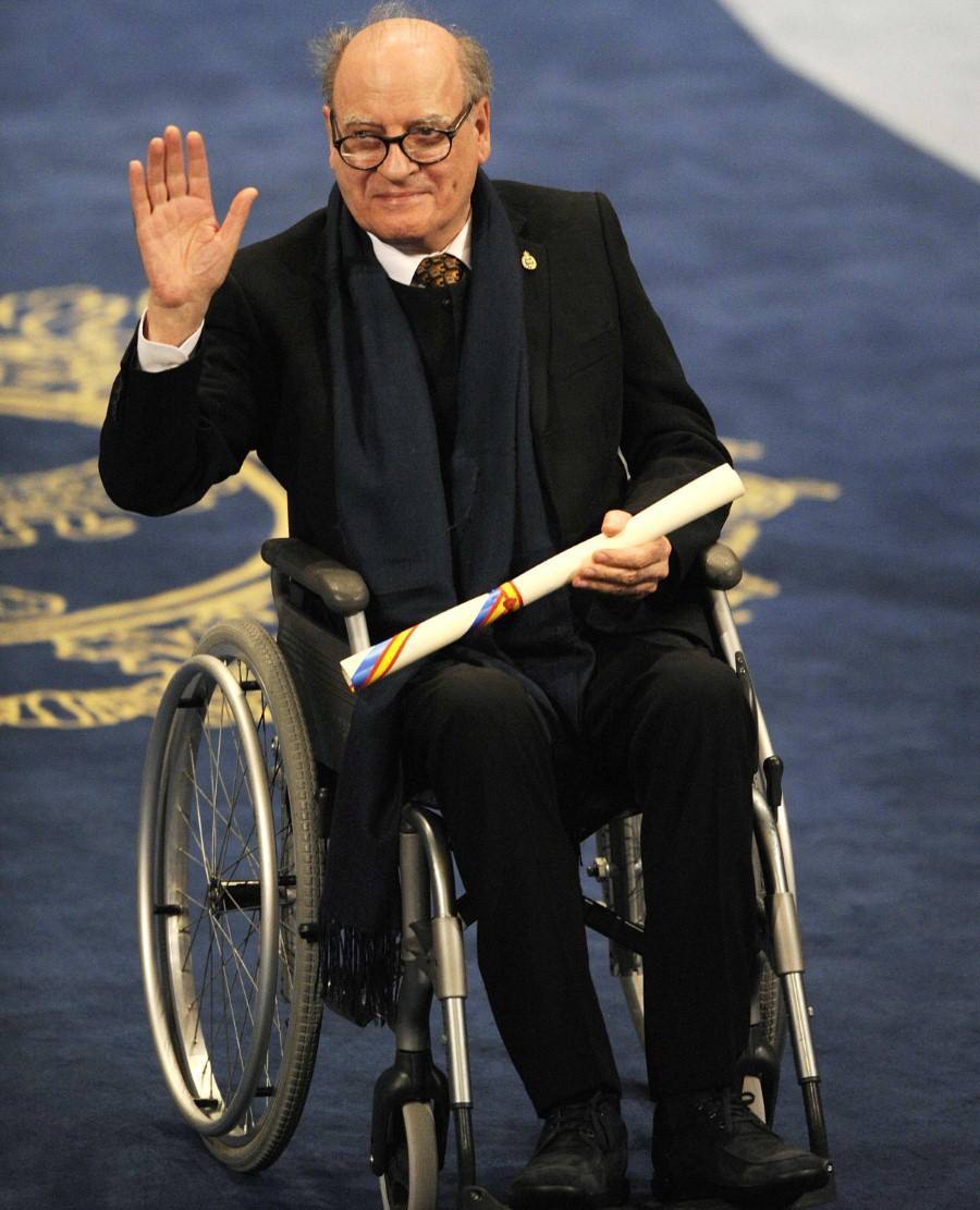 PREMIADO. El humorista gráfico Joaquín Salvador Lavado Tejón “Quino”, Premio Príncipe de Asturias de Comunicación y Humanidades 2014, durante la ceremonia de entrega de estos galardones celebrada esta tarde en el Teatro Campoamor de Oviedo....