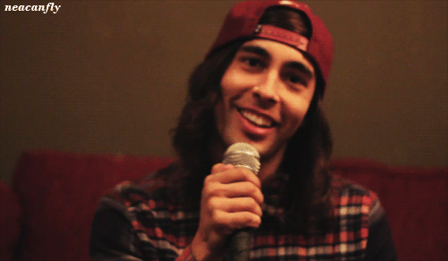 p-t-vic:  piercethebeau:  kellinsbum:  aroundyoudarling:  neacanfly:  (x)  Aw, oh