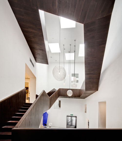 {Continuing Neri &amp; Hu’s Friday Feature - the atrium staircase reminds me a little of one of thei