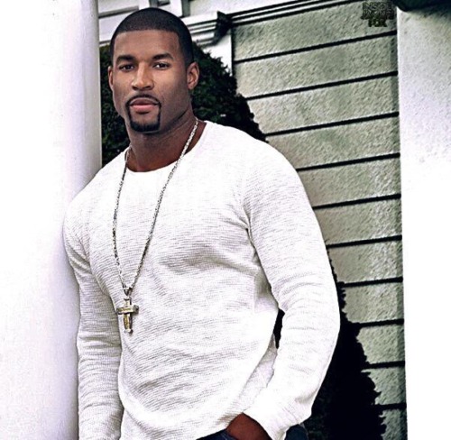 hottestmenontheplanet:  Always a spot for bae on my blog
