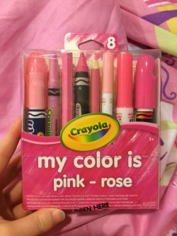 strawberrrryred:daddysbarefootprincess:  mermycat:  Saw it on Tumblr, had to have it, finally found it!   Do they make purple ones?!  Lovvvvve it Apparently only available at Target. FYI. http://m.target.com/p/drawing-tools-sets-crayola/-/A-16693508 I