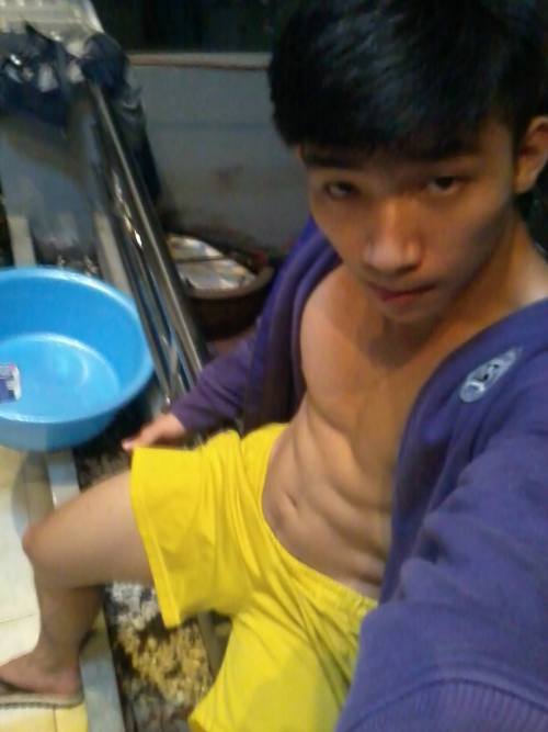 siroman91:  Hot handsome Viet guy 