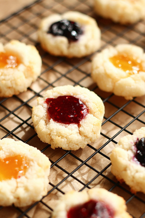 garden-of-vegan:  Coconut Macaroon Bird’s Nest Cookies - http://www.ilovevegan.com/coconut-macaroon-birds-nest-cookies/ 