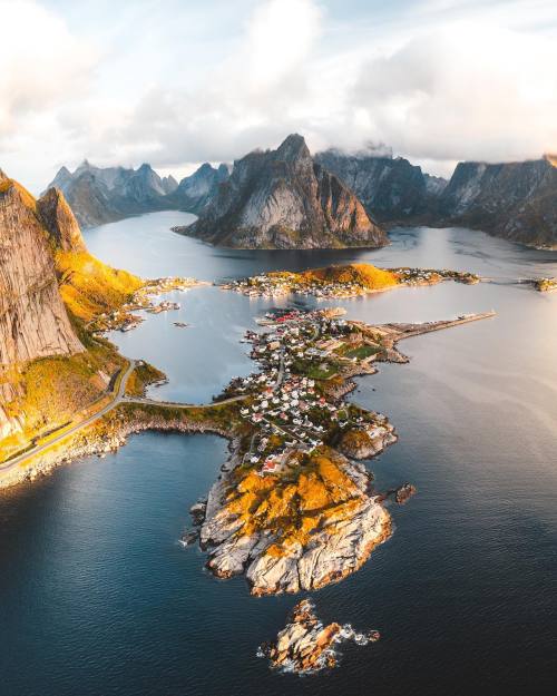 betomad:   autumn colors  in Lofoten Islands,