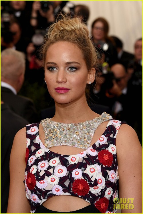 Dakota Johnson (in Chanel), Jessica Chastain (in Givenchy), Jennifer Lawrence (in Dior) at MET Costu