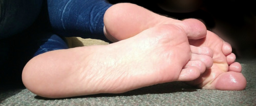 lucycdslut:so i thought i’d post some more soles since i keep getting asked to do so.. enjoy :