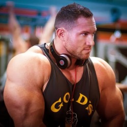 bigguythings:  musclegods2:  Matthew Evans.