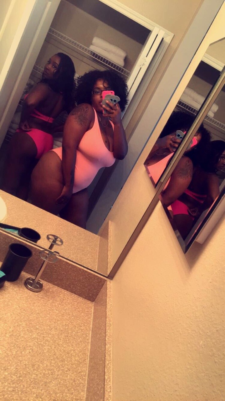 moan-milkshake:  dnatestsaysimnotyourdaddy:  moan-milkshake:  Black girls rock 👯