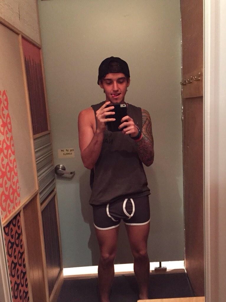 male-celebs-naked:  Beau Brooks 3See more here