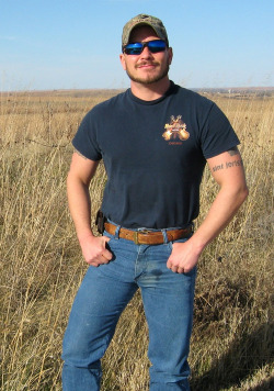 xdaddybear:     Country hot.