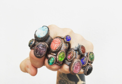 littlealienproducts:Scarab rings by Mist, Metal and Stone