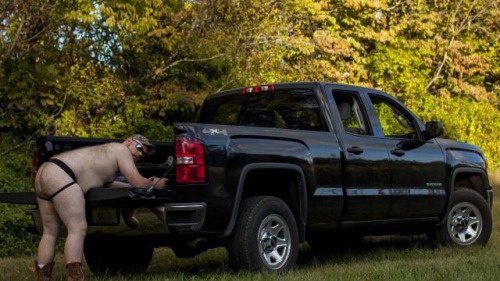 Hey uh your tailgate is down…and that’s ok!