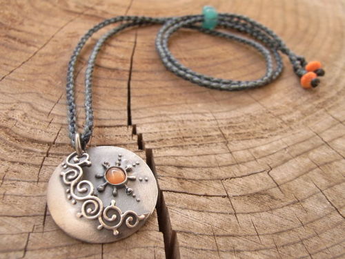 【Sun & Wave】
Material: silver925,mexico opal, coral beads glass beads, waxed polyester cord
