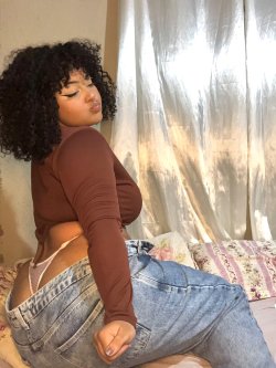 honeybeemango:desculpamae:🤎 Sexy. 