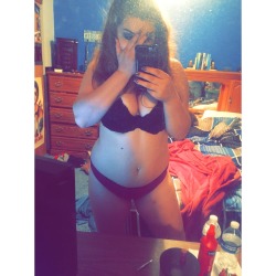 intereststome:  Gotta embrace the belly 🙈💓  Kik: HighImAttic