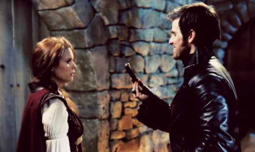 donnaspaulsens:  ariel and hook | 3x17 “the jolly roger” episode stills {x} 