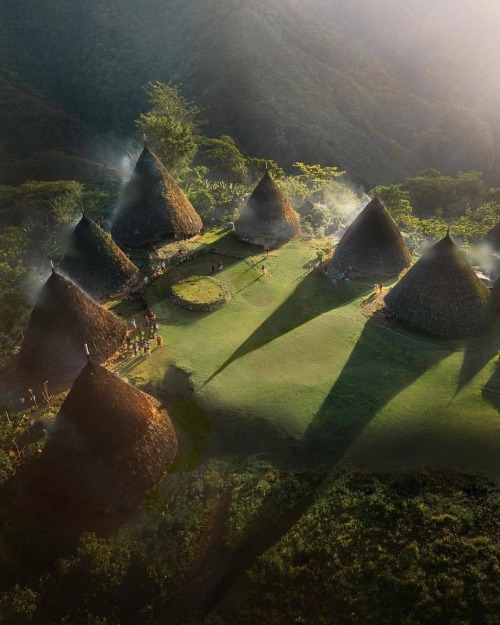 Photo by @malthezimakoff Wae Rebo Village in Indonesia. # #Place #Village #Natures #WaeRebo #Planet 