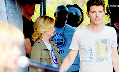 notabadday:  NOW LEAVING PAWNEE: Goodbye, Parks and Recreation[1/9] NINE CHARACTERS →