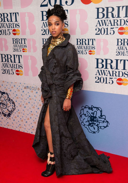 howtobeafuckinglady:  majiinboo:  everybodylovesfkatwigs:  FKA twigs attends the nominations launch for “The Brit Awards 2015” at “ITV Studios” on January 15, 2015 in London, England.  Go awf Lee! highkeygay  screaming cause I was thinking the