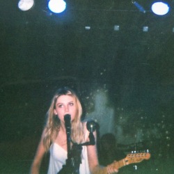 chloforeverever:  Ellie Roswell, Wolf Alice,