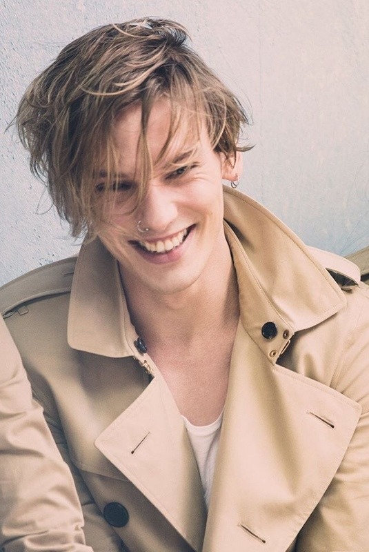 ariannehipstaplease:  I think people like him should reproduce themselves to let