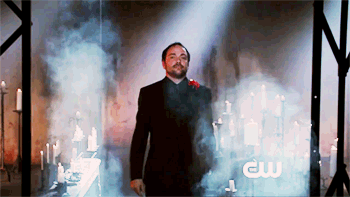 supernaturalapocalypse:  supernaturalapocalypse:  Crowley in the Season 9 Promos. (x.x)  And here’s some Crowley where your Cas is at: 