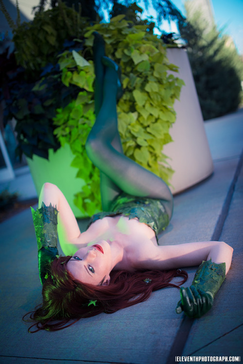 gillykins:  Batman, will pay for hurting my babies… Finally some full shots of my suit! I made a fully boned ‘playboy bunny suit’ as the base for this costume. The suit has spiral steel boning and a built in bra as its under layers. Every leaf is