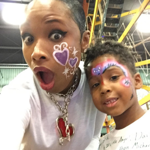 XXX flyandfamousblackgirls:  Mommies & Their photo