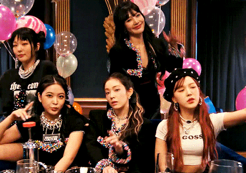 HAPPY ANNIVERSARY RED VELVET!#10yearswithrv #140801 #reveluvalways