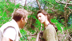 claudiablacks:otp meme  ♥ {three out of five} colours    ↣ green
