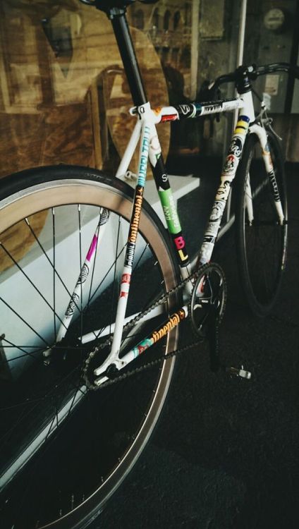 southernvelo: Put the rest of the NAHBS stickers on and changed the rear wheel and cleaned the whole